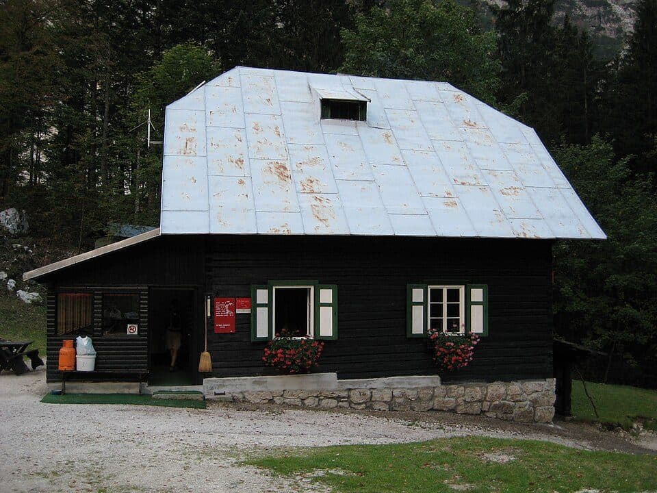 Koča v Krnici