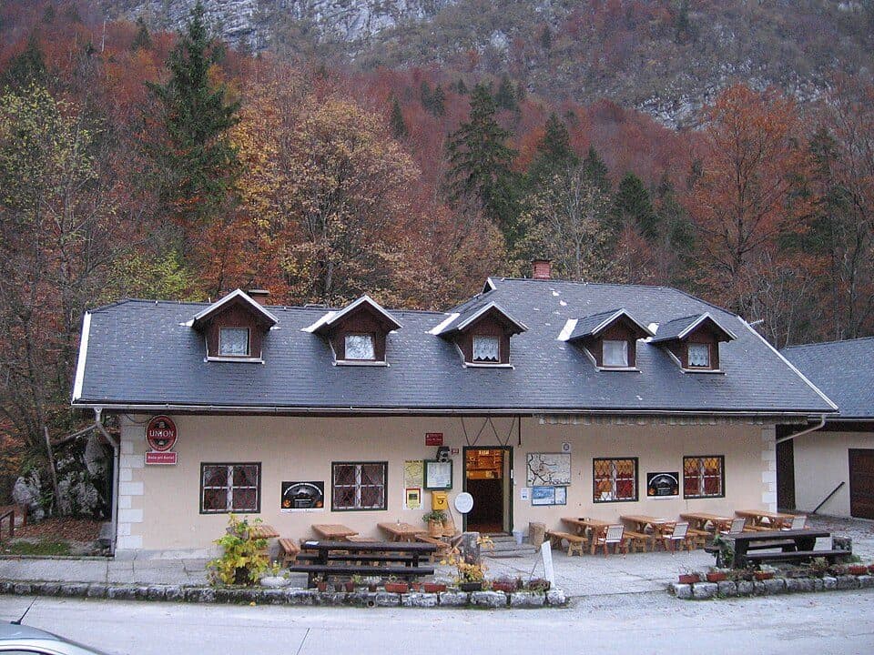 Koča pri Savici