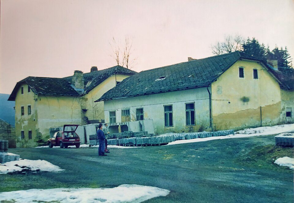 odbočka k památníku letecké nehody