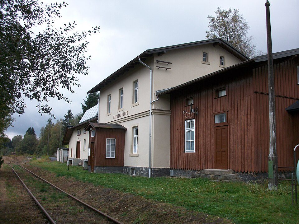 Wanderweg Mark. Rot/Weiß Anschluss Muldenberg