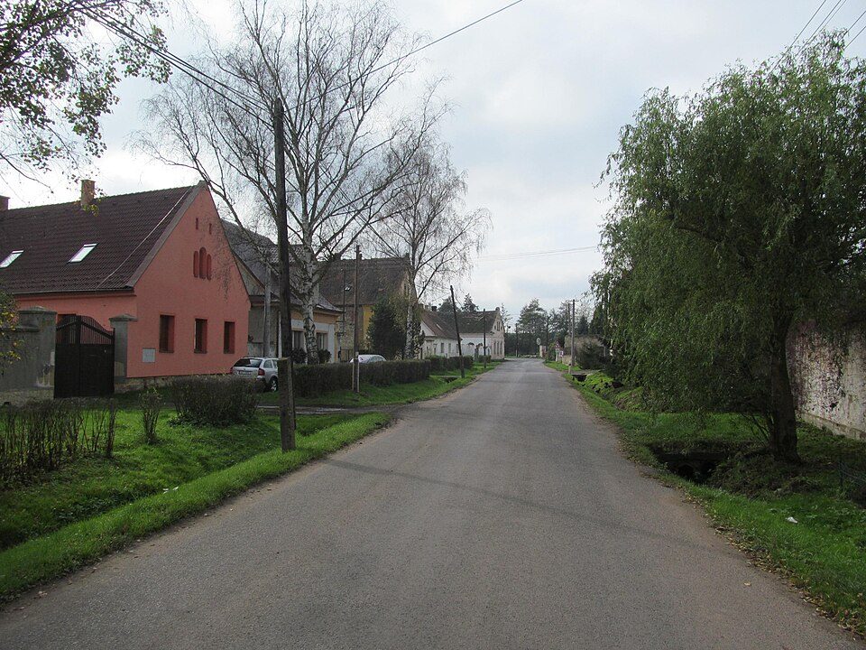 NS Holedeč - lesní putování s Hopíkem