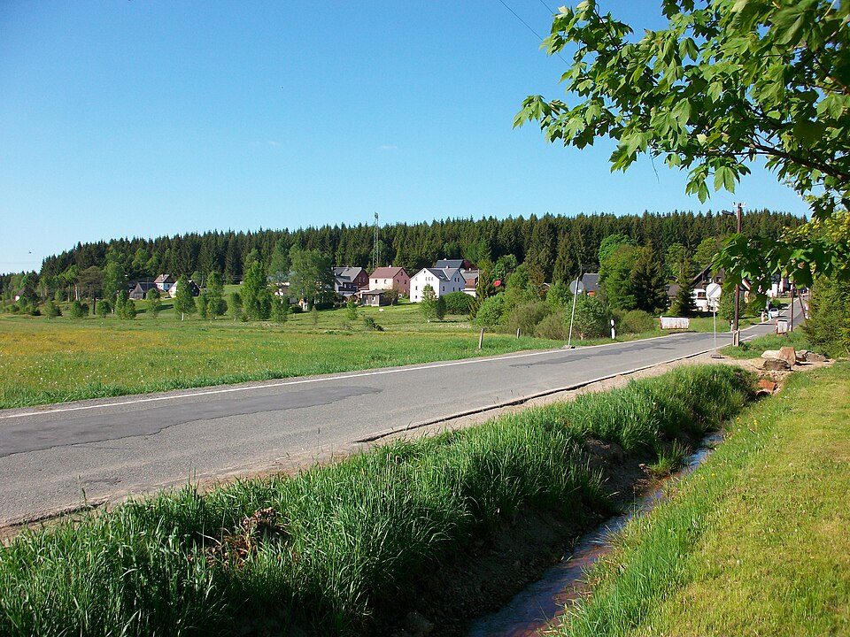 Wanderweg Mark. Rot/Weiß Anschluss Muldenberg