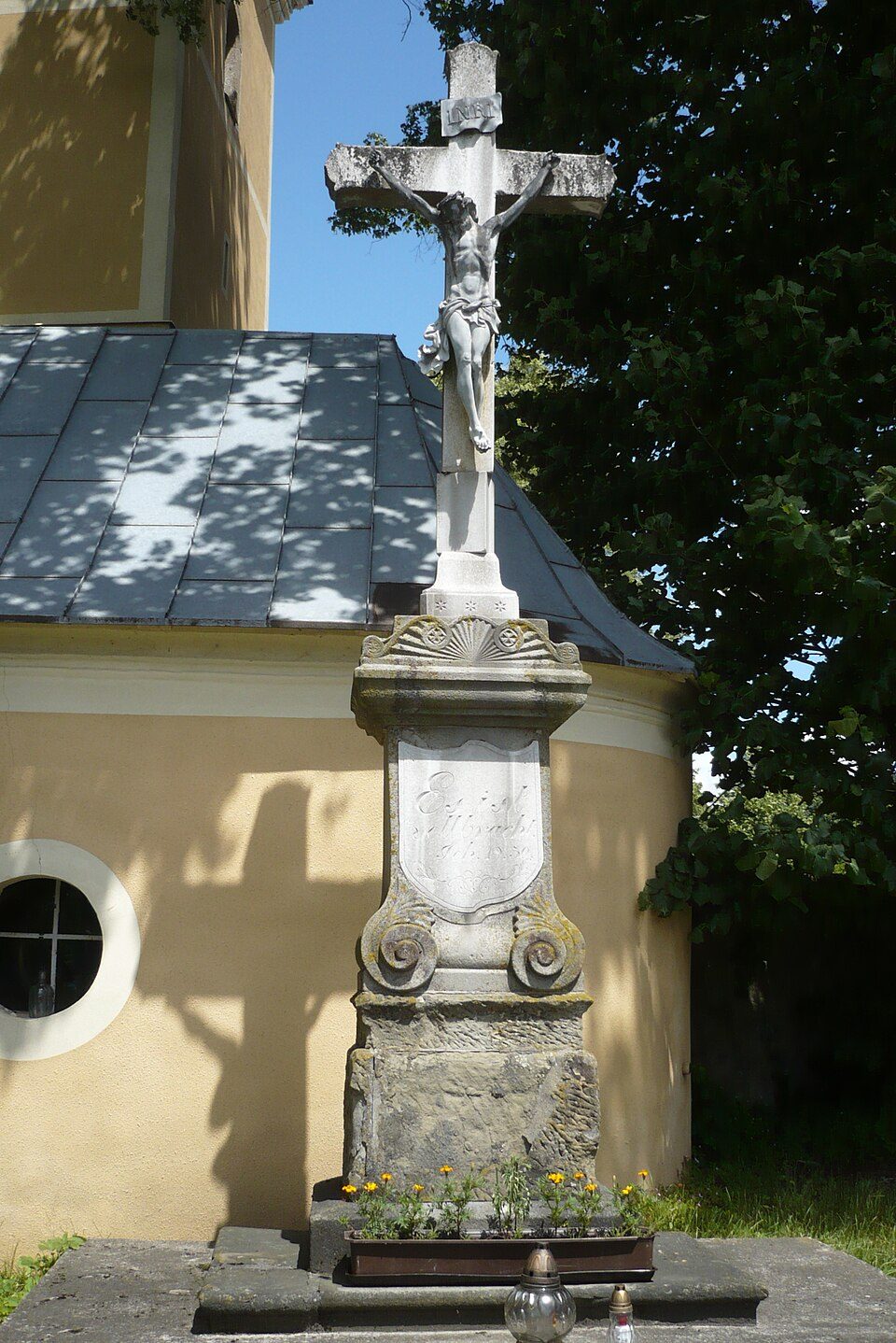 Żółty szlak pieszy