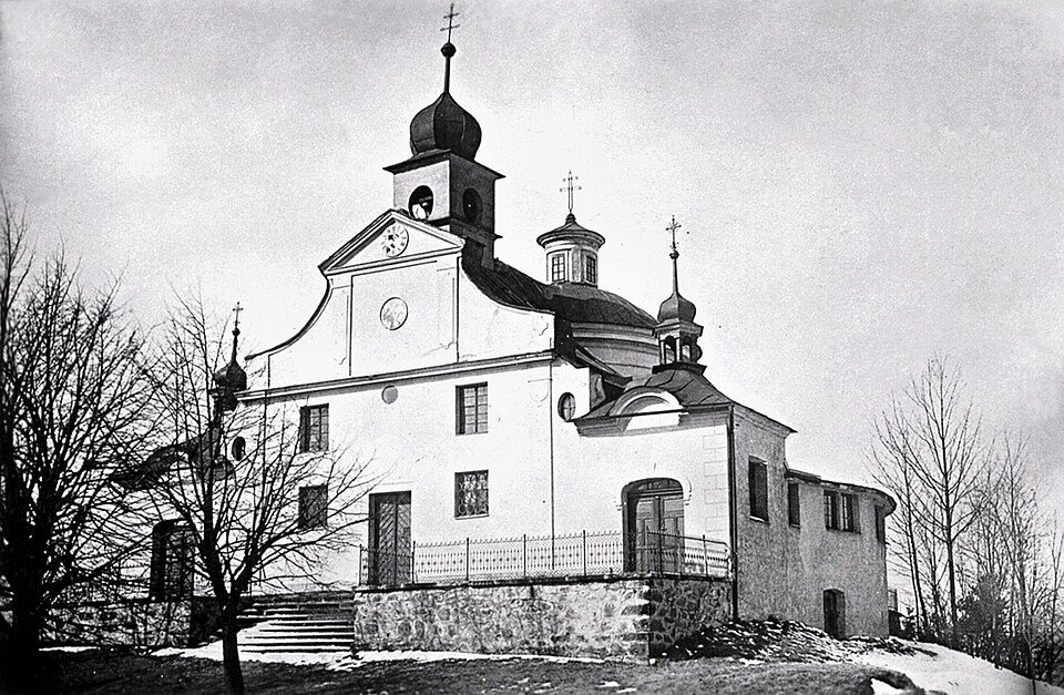 bývalý poutní areál zasvěcený svaté Trojici