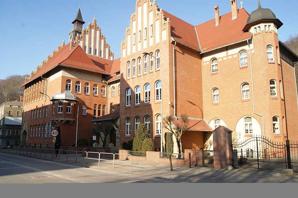 Wałbrzych Centrum - Wałbrzych Szczawienko
