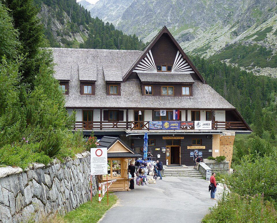 Schronisko nad Popradzkim Stawem