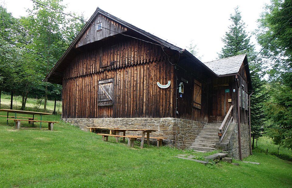 Chatka Klubu Turystyki Górskiej "Limba"